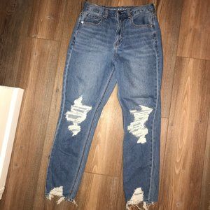 American Eagle Mom Jeans 👖